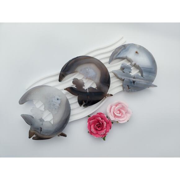 Druzy Agate Fairy on the Moon Crystal Carving - Picture 8 of 12